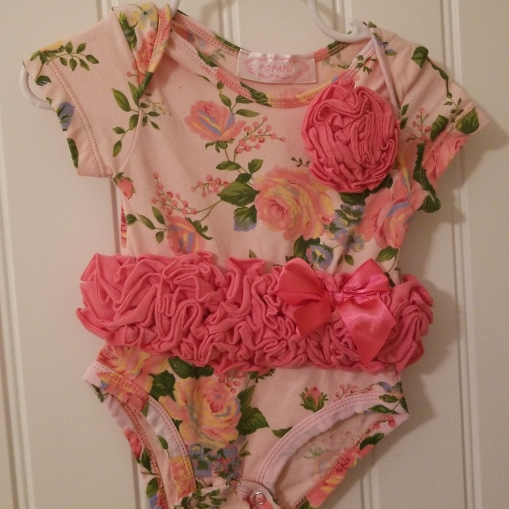 Popatu pink flower bodysuit